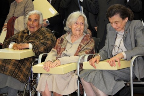 Avui s'han retornat els primers documents de Salamanca a cinc persones i nou representants d'entitats espoliades.